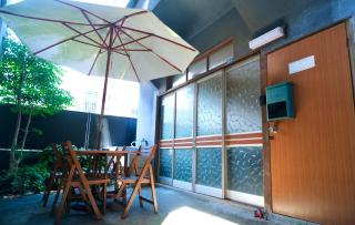 BLUE HOUSE - Traditional Home - 5min, Beach, Bus, Train - 0