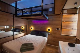 SnowGranada Love Snow Jacuzzi - 9