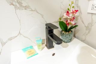 Thatch Garden Apartment - 8