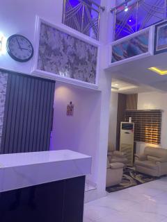 De prominent hotel and suites - 3