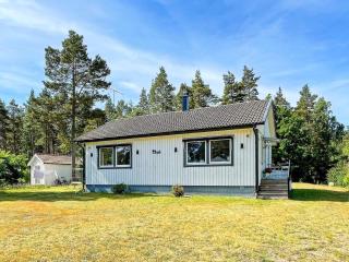 5 person holiday home in 38472 - 7