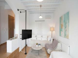 3-Bed Home in Ano Mera - 1