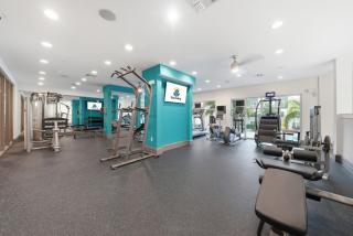 Modern 2BR w Pool Pet-Friendly Unit #18 - 7