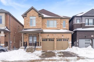 Luxury 5 Star Stay in Brampton Ideal for Groups! - 8