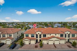 Brand New Luxury Condo 3 King Beds Sleeps 6 - 1