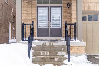 Luxury 5 Star Stay in Brampton Ideal for Groups! - 3