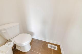 Luxury 5 Star Stay in Brampton Ideal for Groups! - 1
