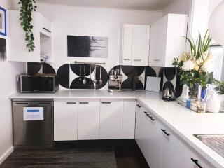ELEDA HOUSE Walk to CBD - 6