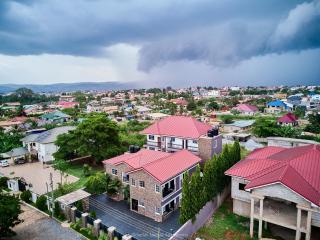 Affordable Luxury Serviced Apartments at Douglas Court Adenta Accra-30mins to Airport and Mall - 2