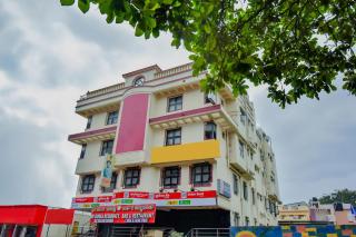 Hotel O by OYO Shree Durga Residency - 1