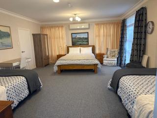 No 1 Beachfront Holiday Home - 5