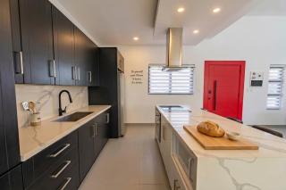 Modern Luxury Villa with Private Pool Ocean Village - 8