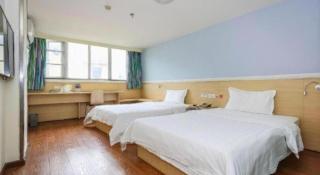 7 Days Inn Chengdu North Railway Metro Station - 4