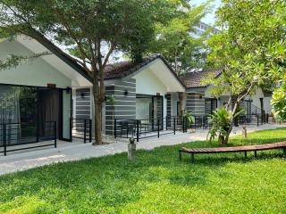 Sandy Clay Bungalows - 8