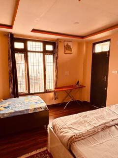 Family 2BHK with Beautiful Mountain's View Shimla - 9
