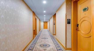 Vienna Hotel Shanghai Hongqiao National Exhibition Cente Sijing Metro Station - 2