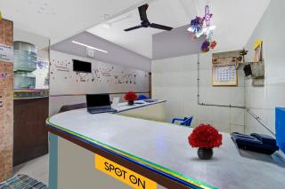 SPOT ON New Golden Star Guest House Near Thirumangalam Metro Station - 8