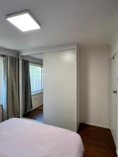 Fragrant Homes-68B independent aircon room, with 65’TV, queen size beds, rest sofa, built in wardrobe - 6