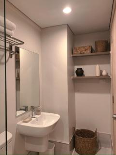 Studio Condo in Cebu Business Park - 4
