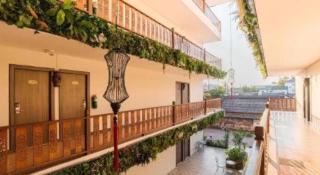 B2 Airport Boutique & Budget Hotel - 3