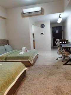 2 Bed Studio Condotel at Newport City Across NAIA T3 - 6