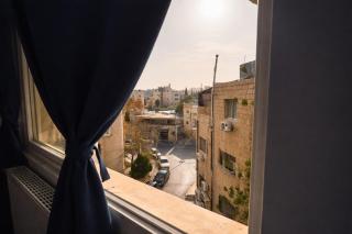 Bright & Cozy Central Room 33 - 6