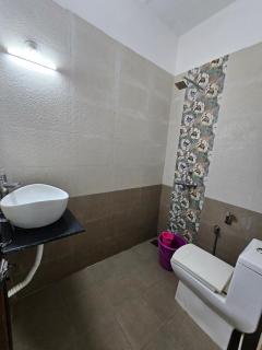 Majestic Holiday guest house - 4