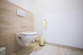 Quiet 2-bedroom apartment with balcony in Hirschstetten - 2