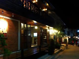The Royal Chiangkhan Boutique Hotel - 8