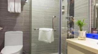 Wilson Holiday Hotel - 1