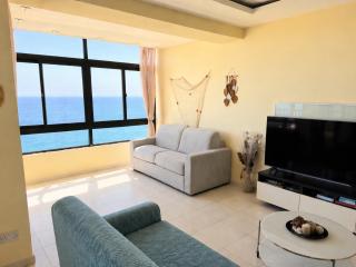 Waterfront Stay at De Redin Court - 3