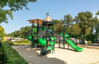 Family Friendly Chalet on Camping De Pallegarste close to Hellendoorn, Ommen en Wildlands - 7