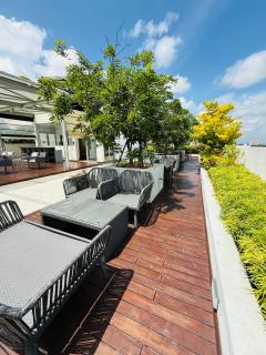 Peaceful Retreat with Rooftop Pool in the Heart of Colombo 07 - 5