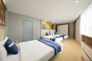 Golden Phoenix PEK Airport T3 Beijing Free Roundtrip airport Shuttle 丰荣君华首都机场新国展店 - 1