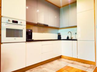 Modern 2BR Apartment for 4 Parking Warsaw Wola - 2