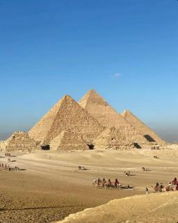 Montu pyramids hills - 0