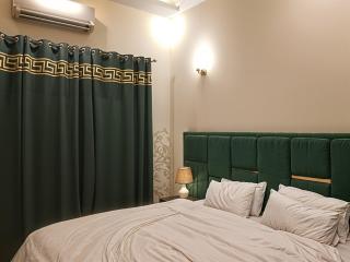 Royal Villa's DHA - 0