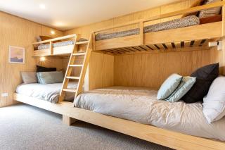 Sensational Wakatipu lake front abode in Kingston - 5