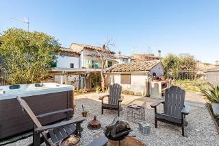 Summer Retreat Country Villa Jacuzzi & Garden - 6