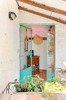 Summer Retreat Country Villa Jacuzzi & Garden - 1