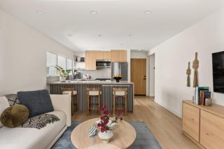 Tide House - Unit B Modern Seaside 1BD w Parking - 0