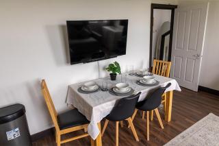 Modern 2 bedroom City Apartment with FREE PARKING - 5
