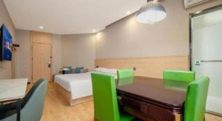 Vatica Yangzhou Dongguan Street Hotel - 1