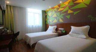 Vatica Shanghai International Tourism Resort Luoshan Road Subway Station Hotel - 3