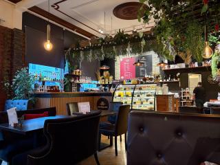 Super central, yet quiet - 2BR - All amenities - 6