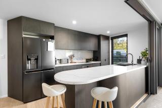Azure Townhouse - Spacious Luxe 3BR With PS4 - 1