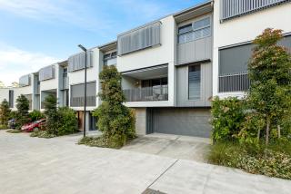 Azure Townhouse - Spacious Luxe 3BR With PS4 - 9