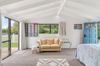 Homely Haven in Hope - Park-like setting - 1