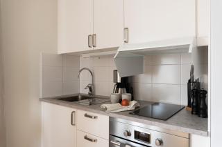 Guestly Homes - Central Smart Studio - 4