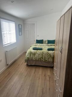 Stylish Open Plan Studio, Chester - 3